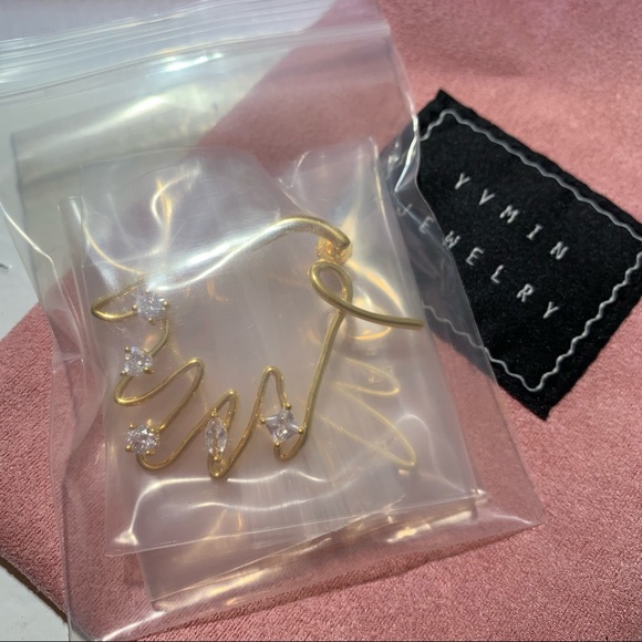 YVMIN Hand Earrings - Picture 5 of 5